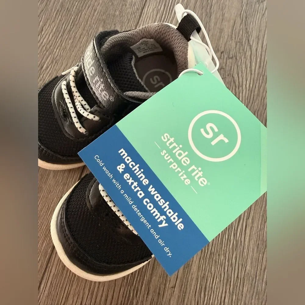 Stride Rite Black and White Baby Sneakers Size 3